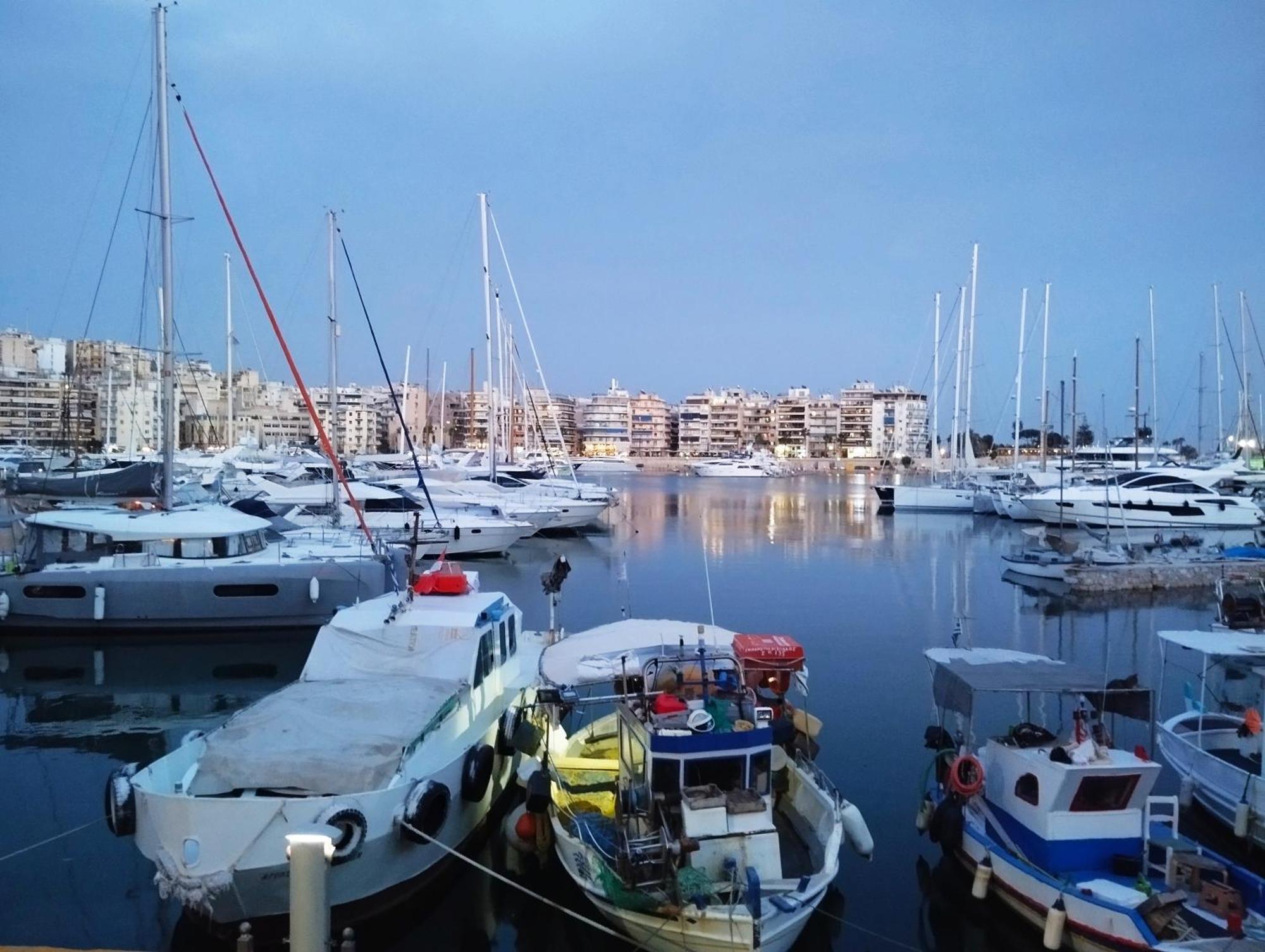 Freatida Apartment Piraeus Luaran gambar